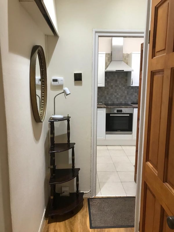 Room Hudson Close in Greater London