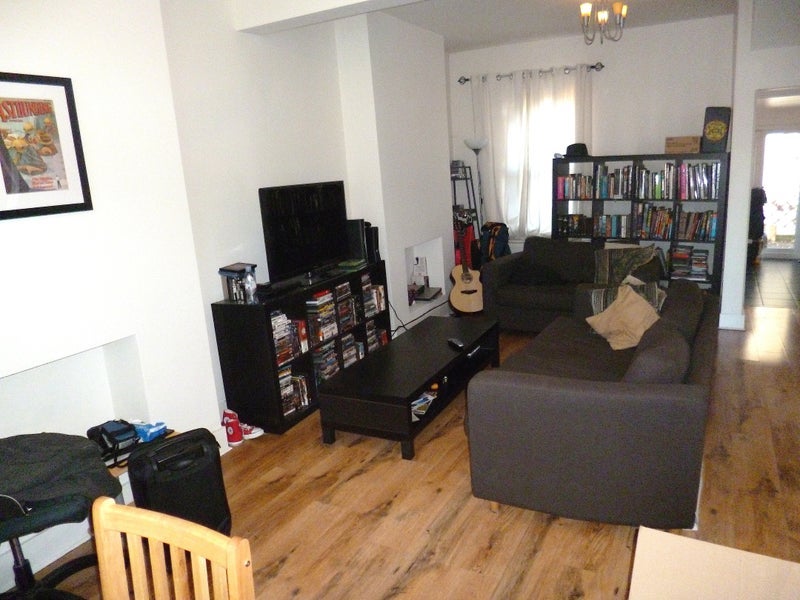 Room Somerset Road in Greater London