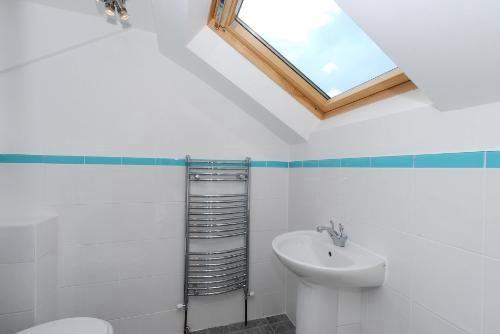 Room Somerset Road in Greater London