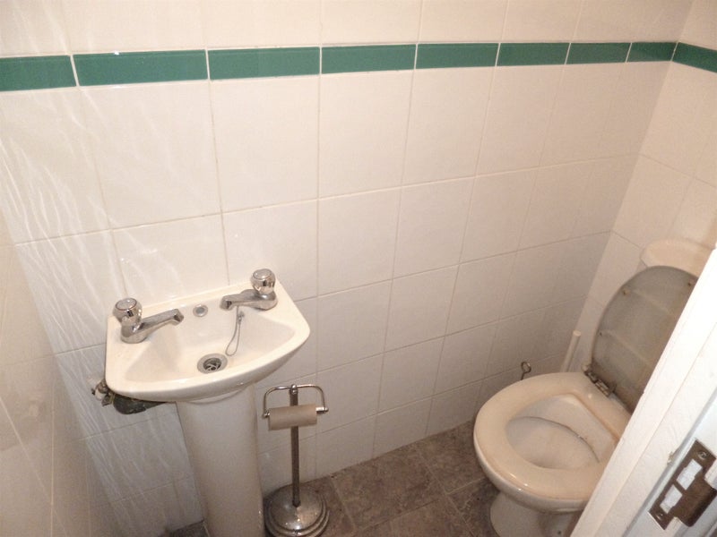 Room Somerset Road in Greater London