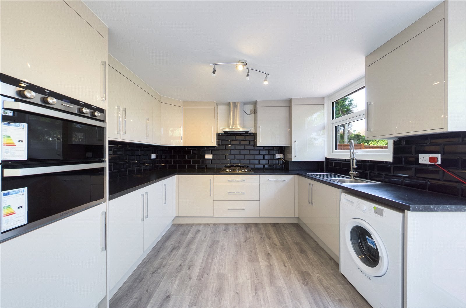 House Glennon Close in Reading