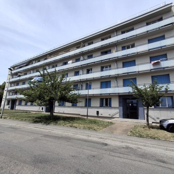 Flat Rue de l'Idolay in Rives