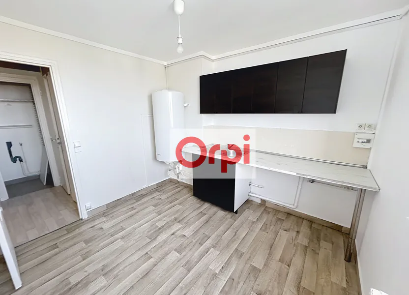 Flat Rue des Pierrelais in Châtillon