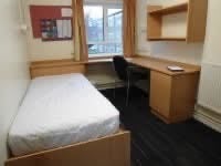 Room Alma Road in Leeds