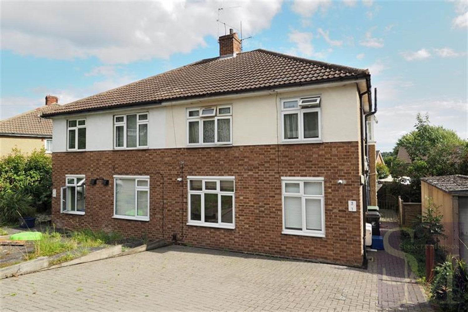 Flat Barncroft Road in Epping Forest