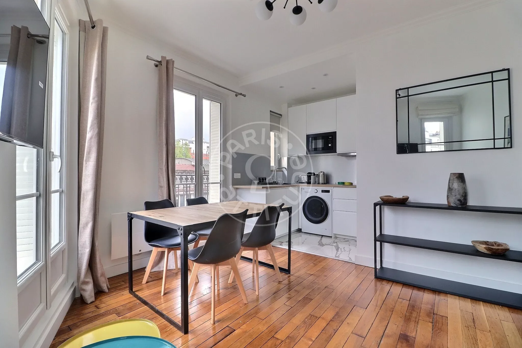 Flat Rue Championnet in Paris