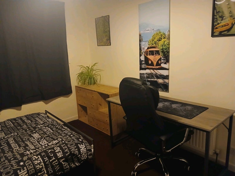 Room Gloucester Road in Bristol