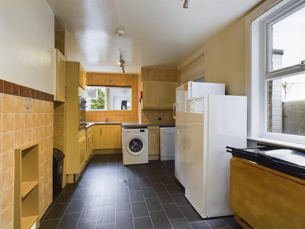 Flat Elm Grove in Brighton