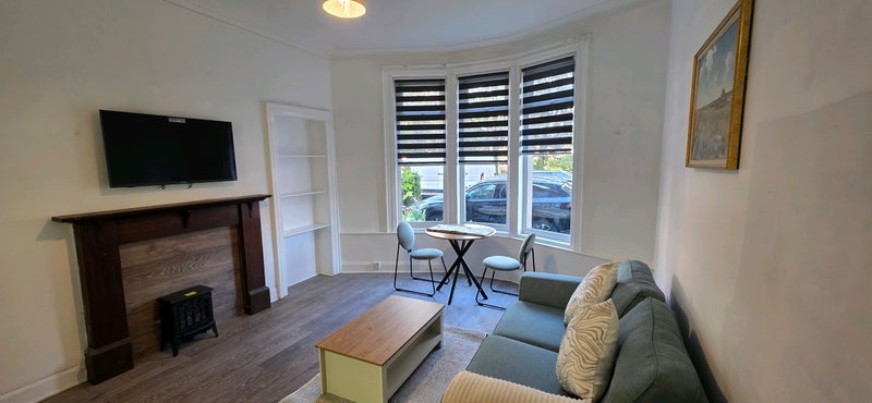 Flat Budhill Avenue in Glasgow