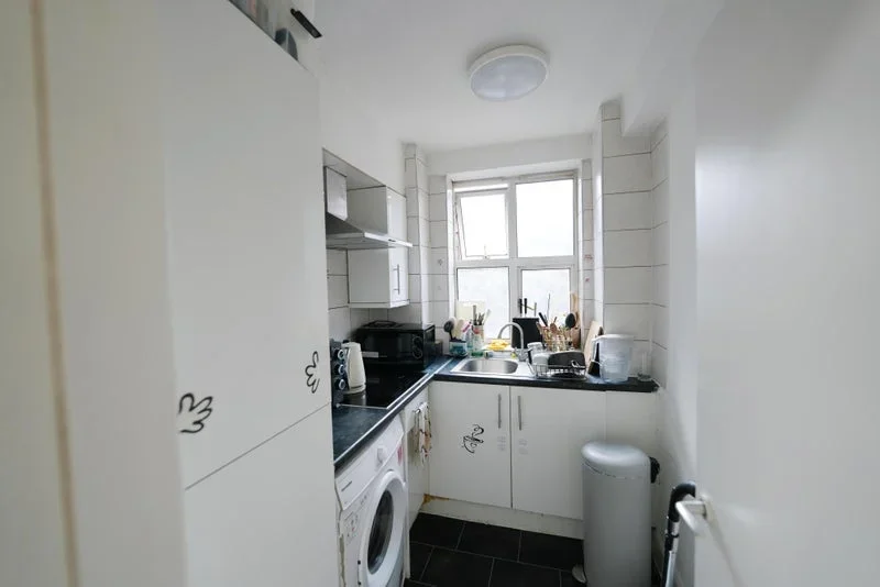 Room Park West Place in City of Westminster