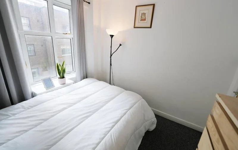 Room Park West Place in City of Westminster