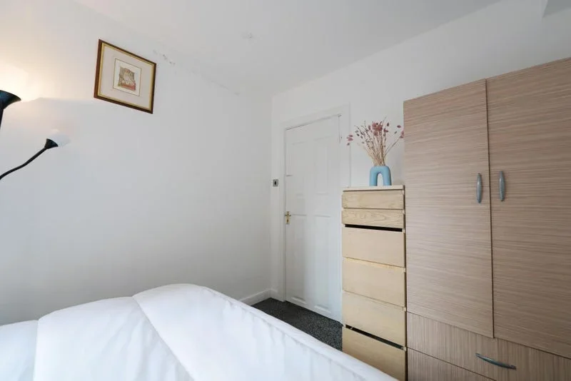Room Park West Place in City of Westminster