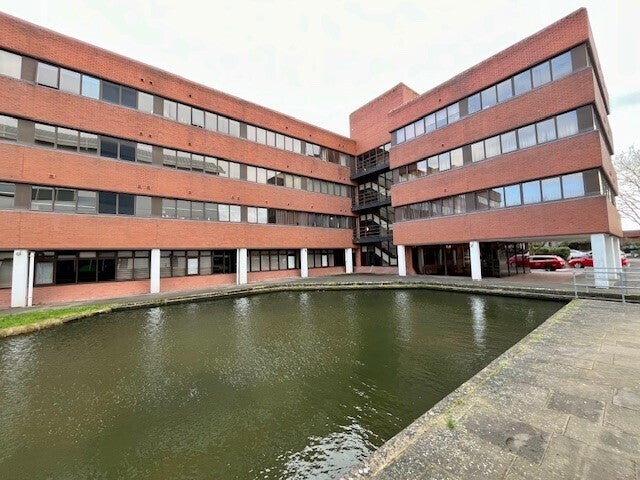 Flat Walton Street in Aylesbury