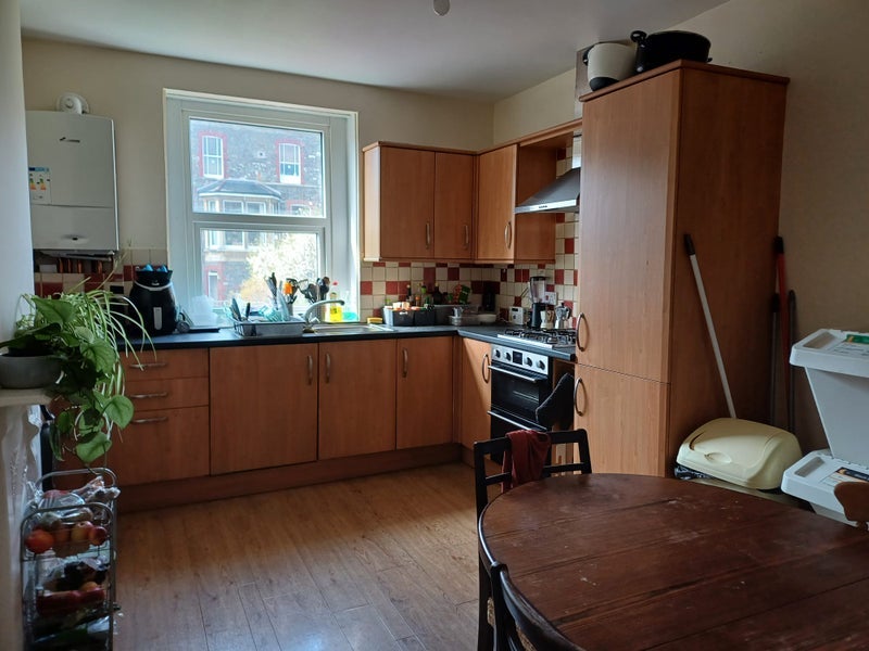 Room Cranbrook Road in Bristol