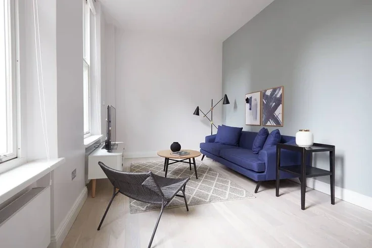 Flat Bloomsbury Way in Greater London