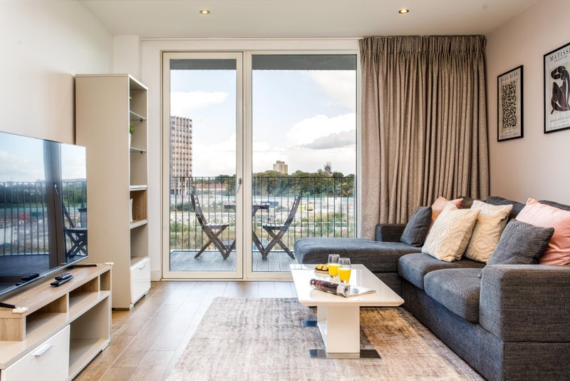 Room Bolinder Way in Greater London