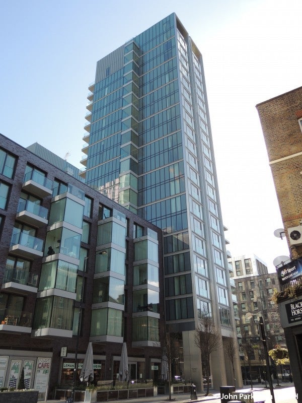 Room Leman Street in Greater London