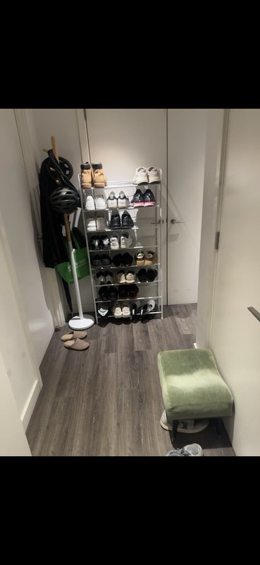 Room Leman Street in Greater London