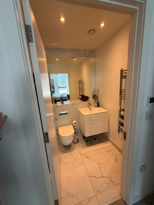 Room Inglis Road in Greater London