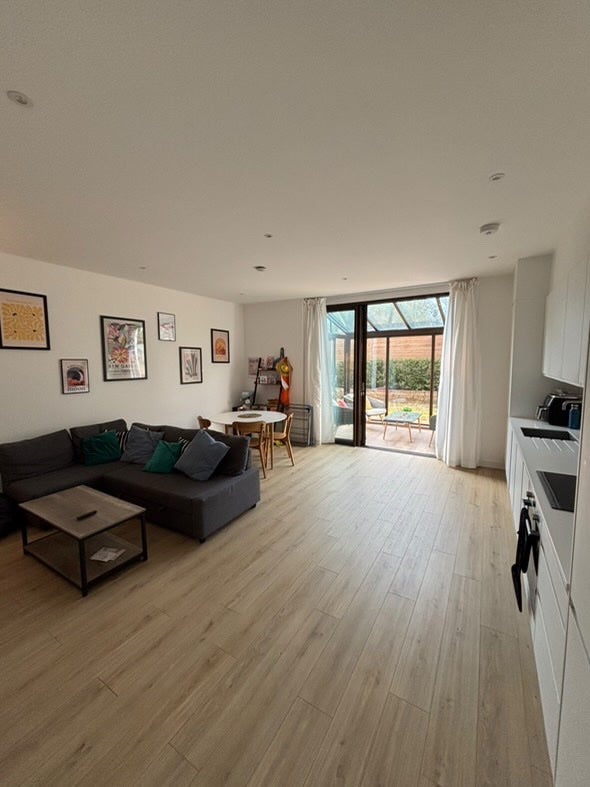 Room Inglis Road in Greater London