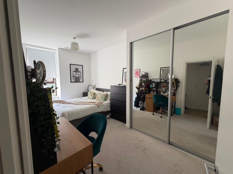 Room Inglis Road in Greater London