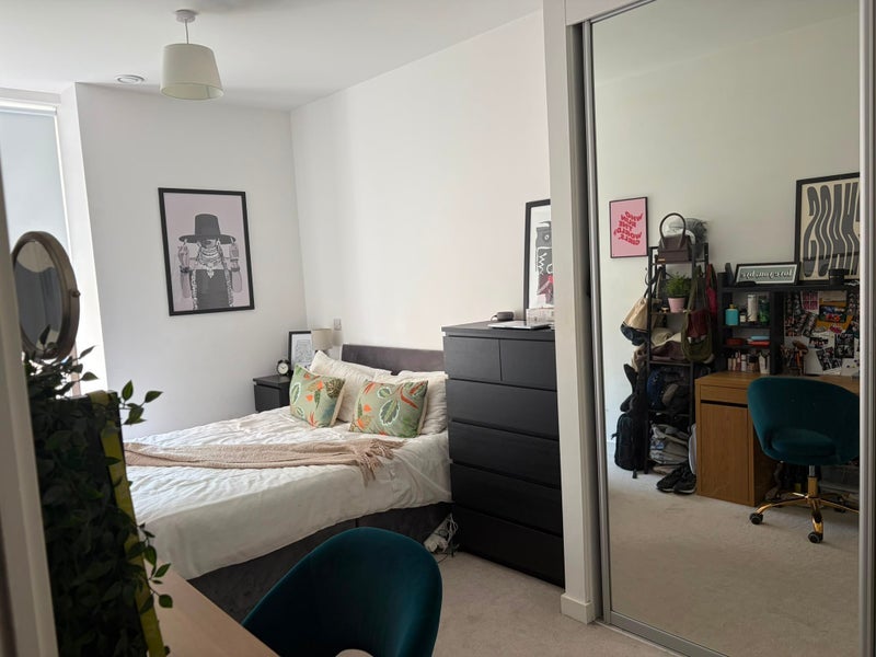 Room Inglis Road in Greater London