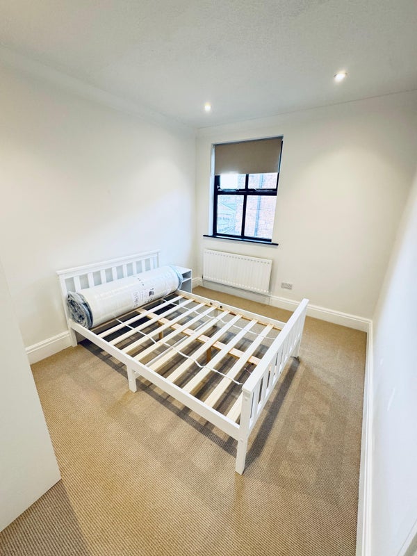 Room Crosfield Street in Warrington