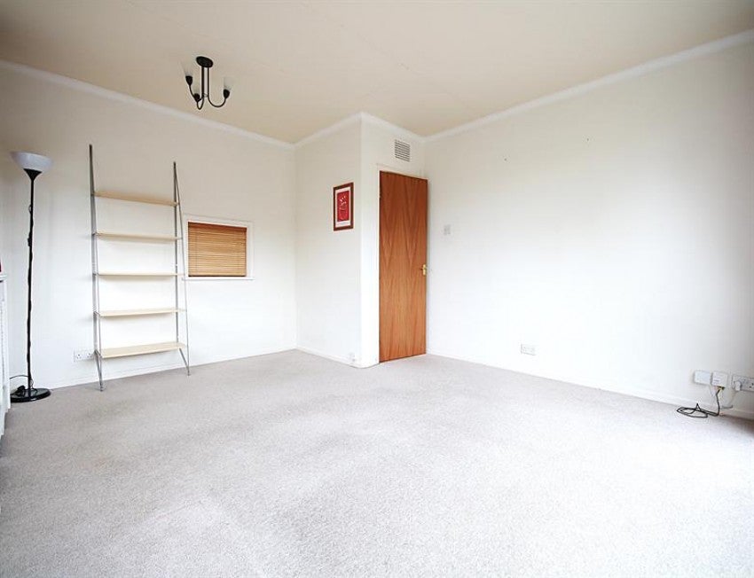 Flat Lacey Green in Wilmslow
