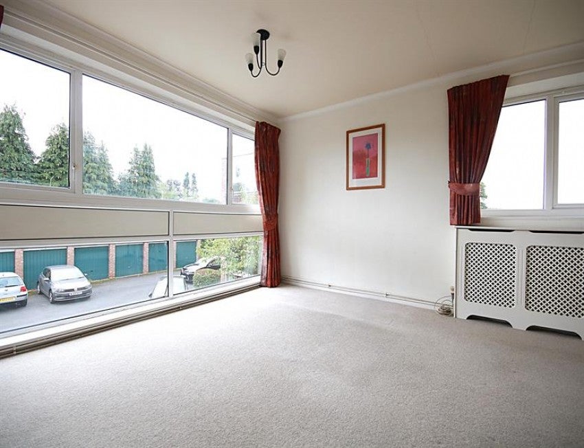 Flat Lacey Green in Wilmslow