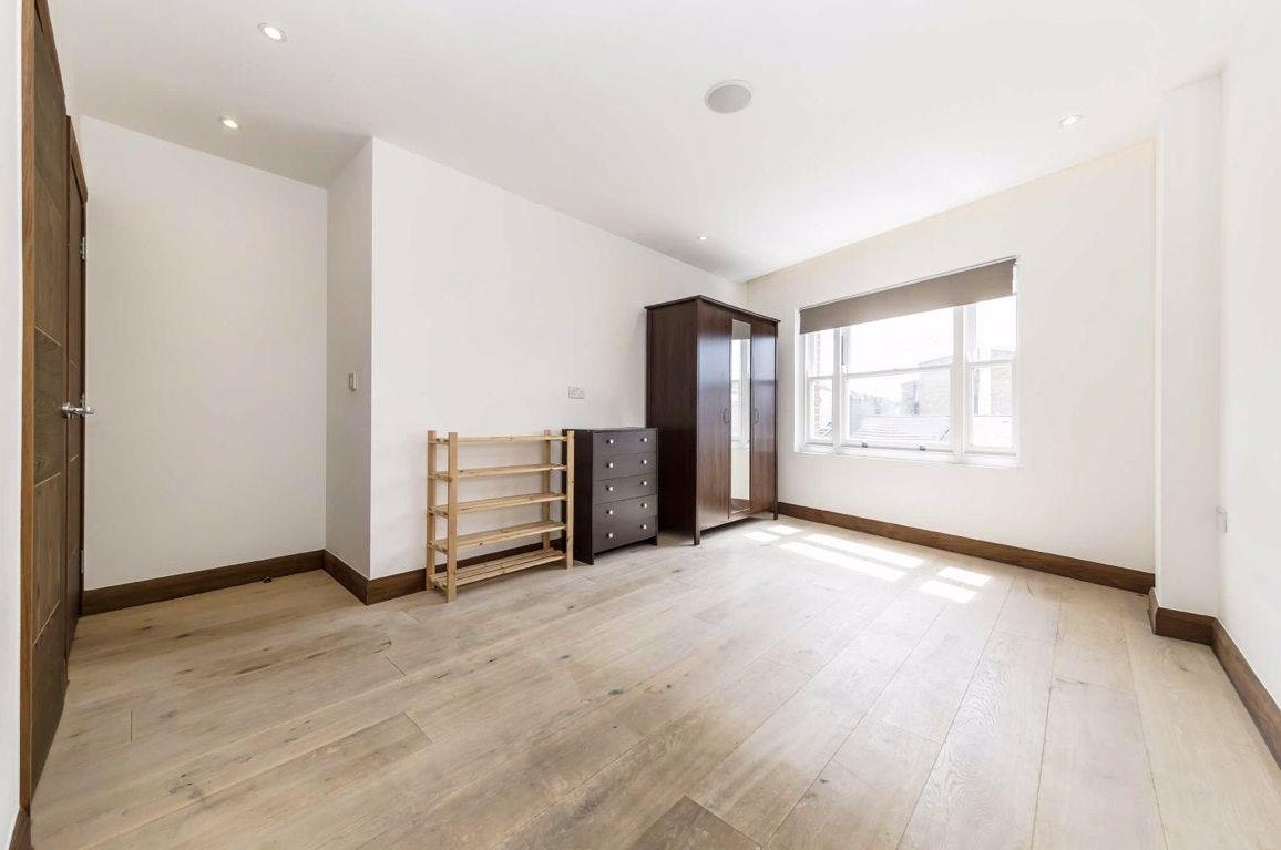 Flat Abyssinia Close in Greater London
