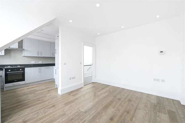 Flat Addison Gardens in Greater London