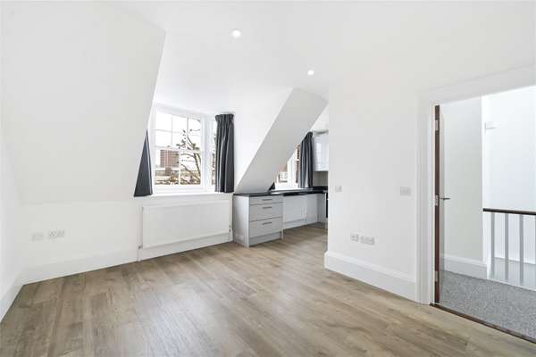 Flat Addison Gardens in Greater London