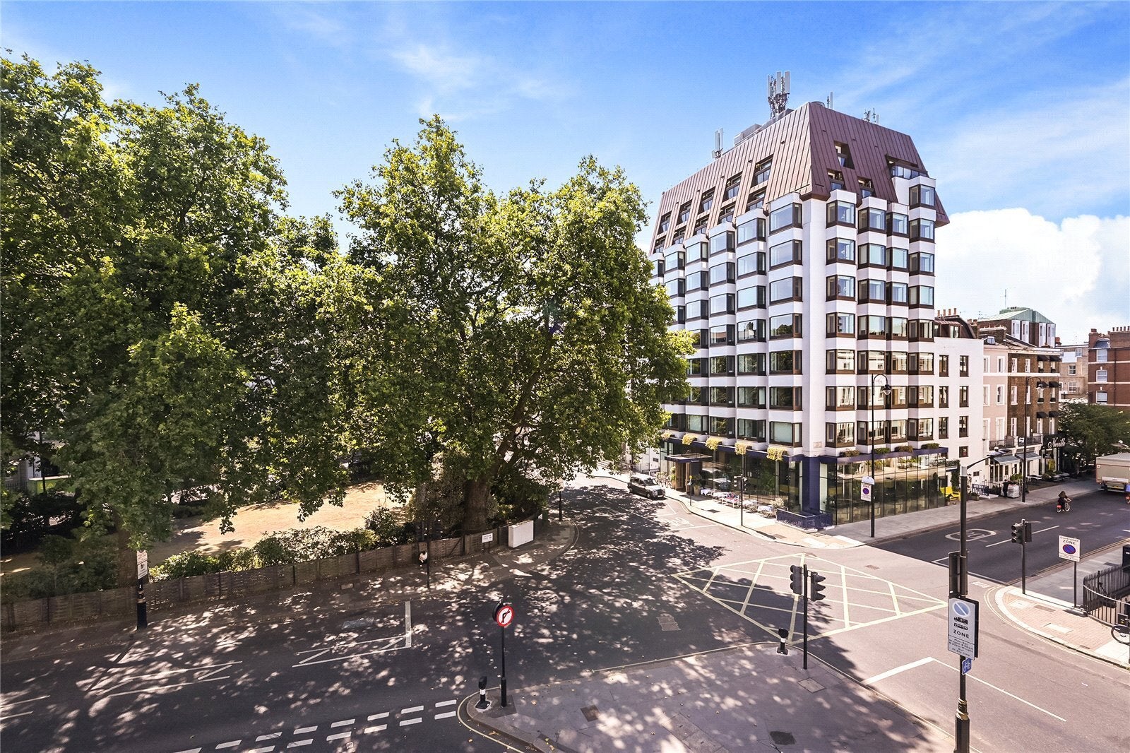 Flat Chesham Place in City of Westminster
