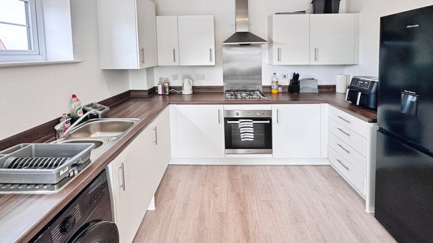 Flat Amazon Way in Westbury
