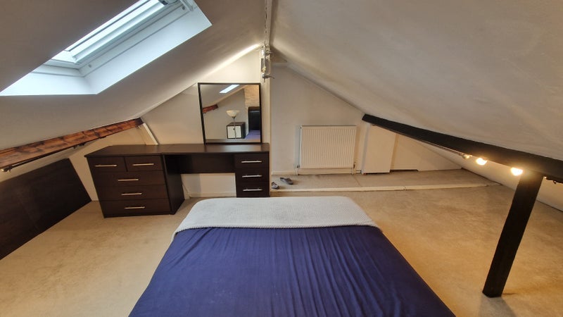 Room Lothair Road in Greater London