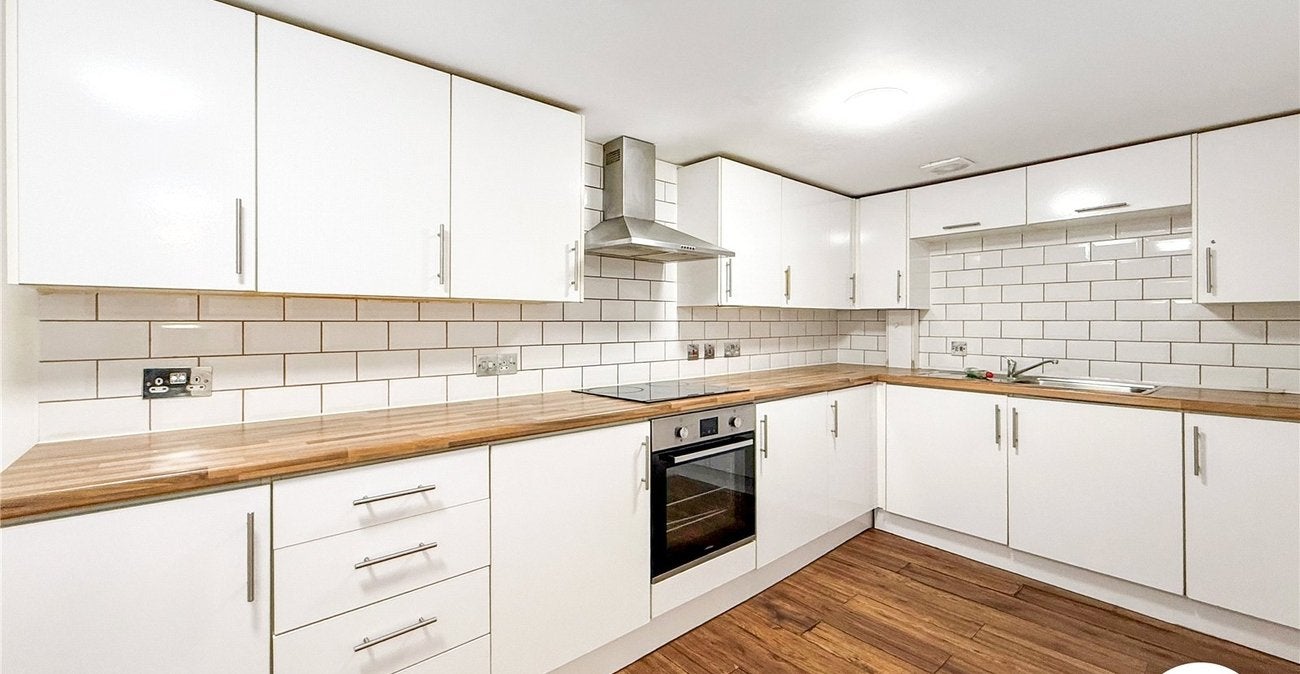 Flat Balmoral Road in Gillingham
