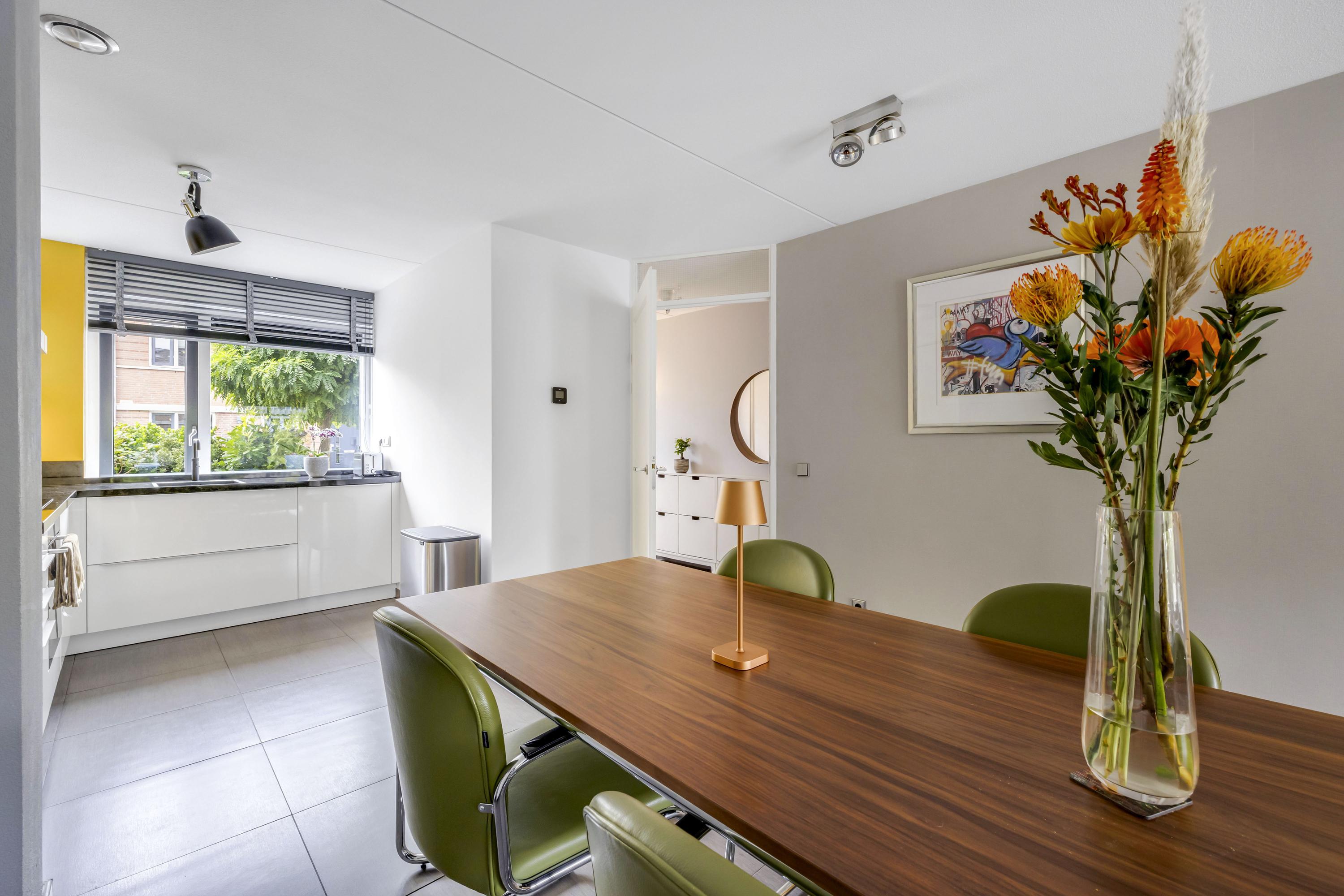 Tussenwoning te koop: Thurleede 5, Barendrecht