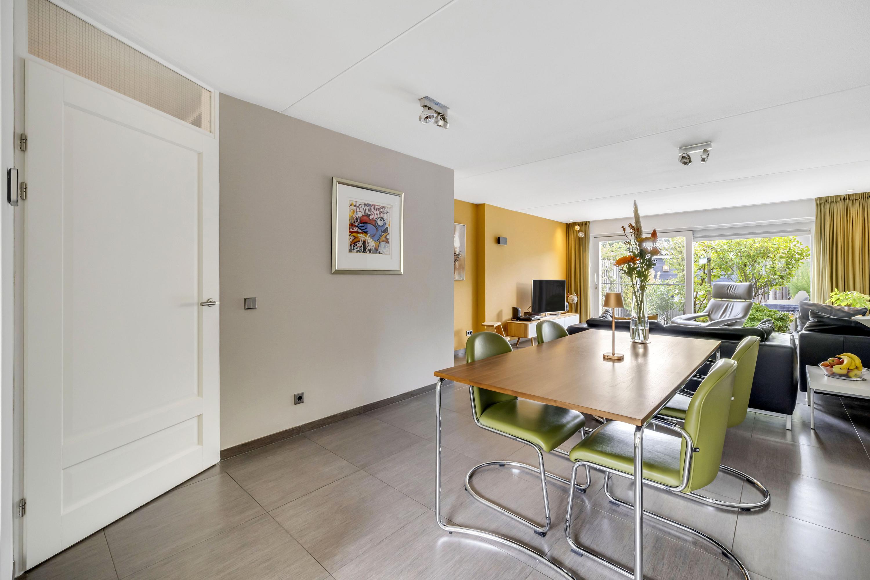 Tussenwoning te koop: Thurleede 5, Barendrecht