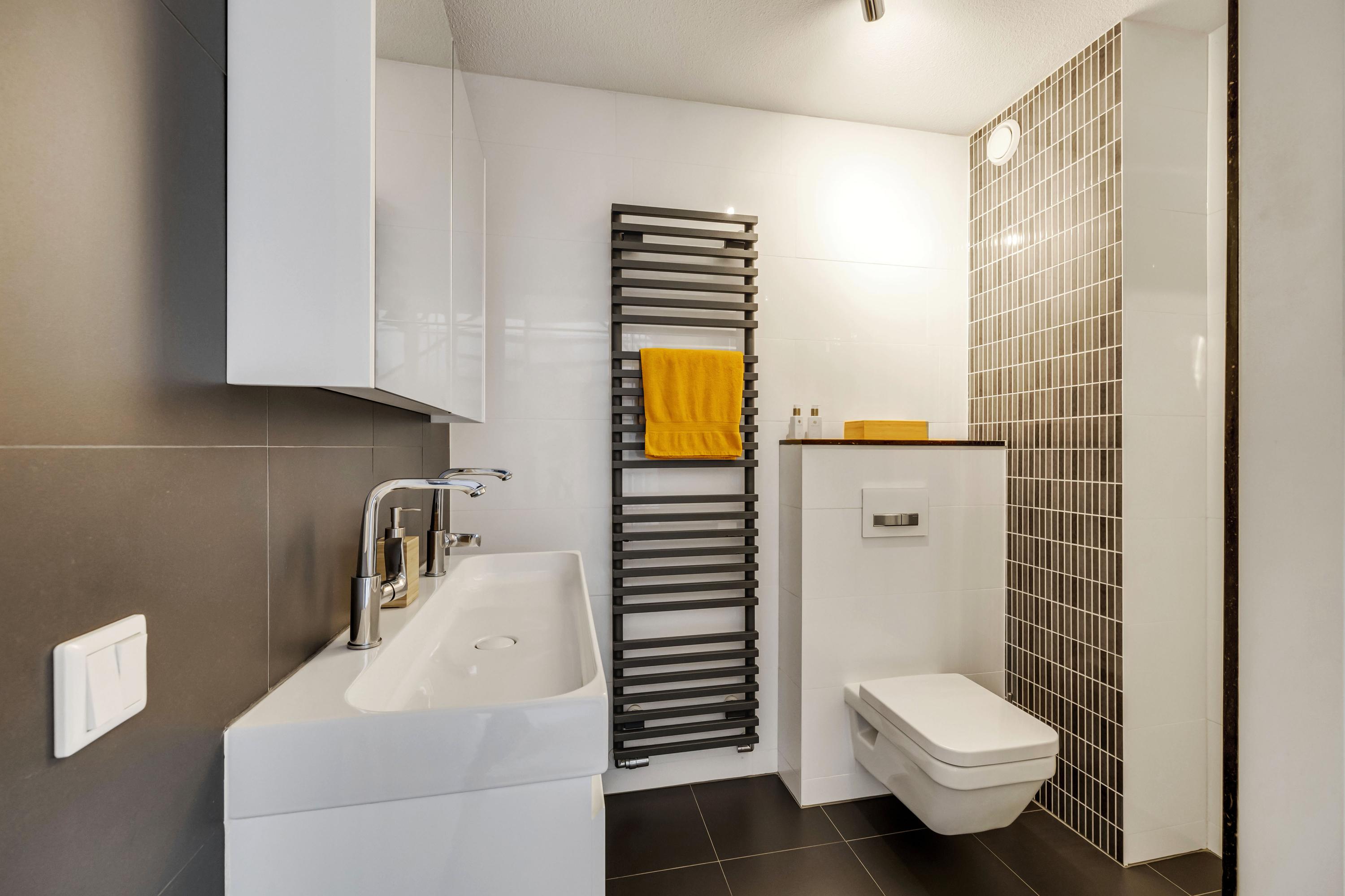 Tussenwoning te koop: Thurleede 5, Barendrecht