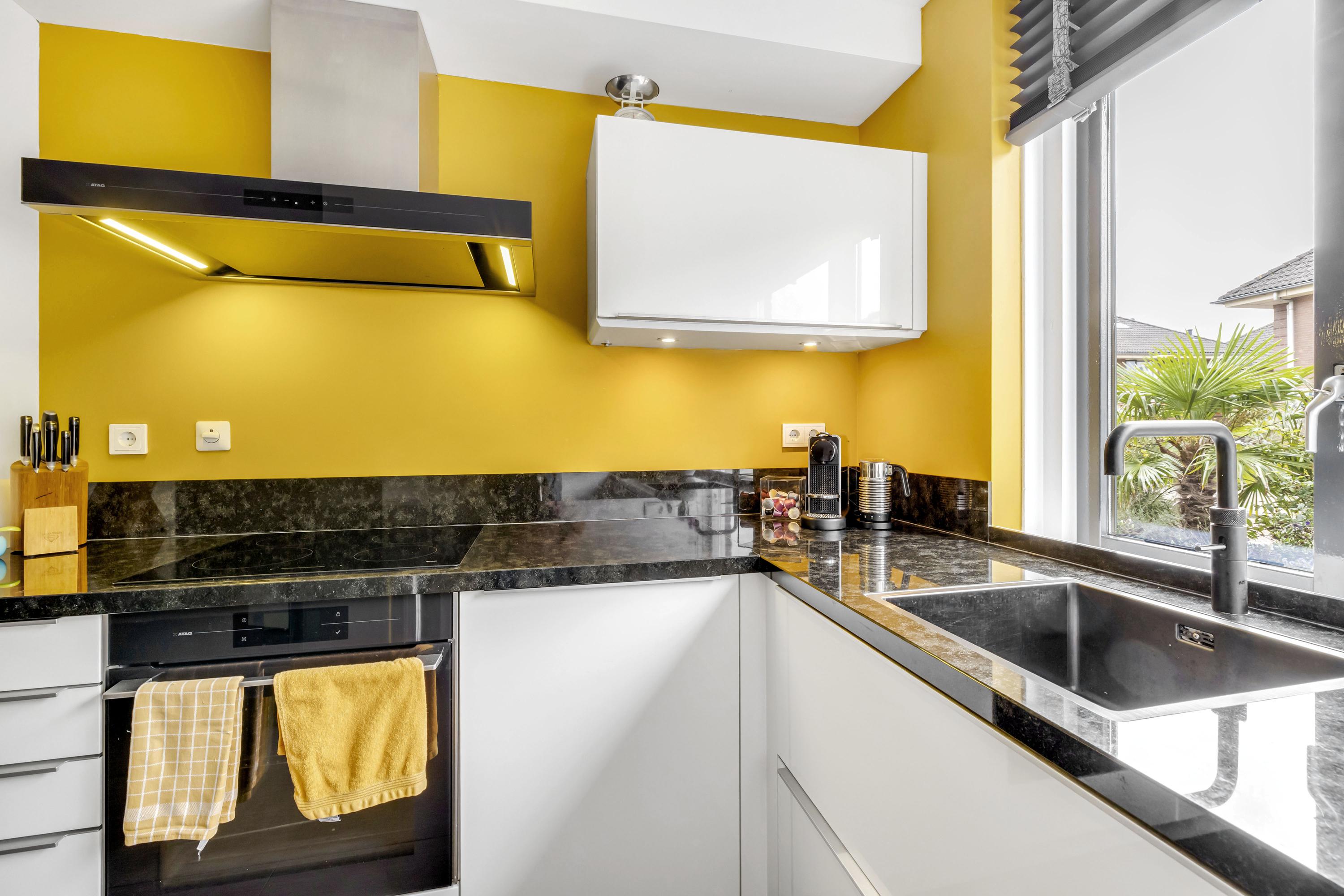 Tussenwoning te koop: Thurleede 5, Barendrecht