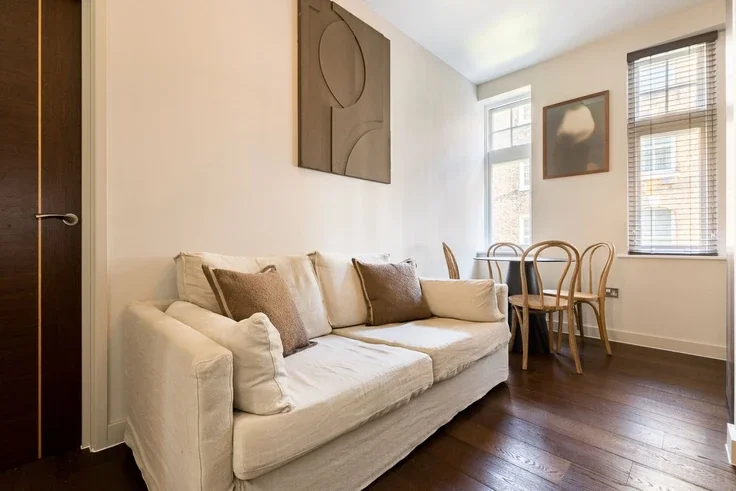 Flat Wardour Street in City of Westminster