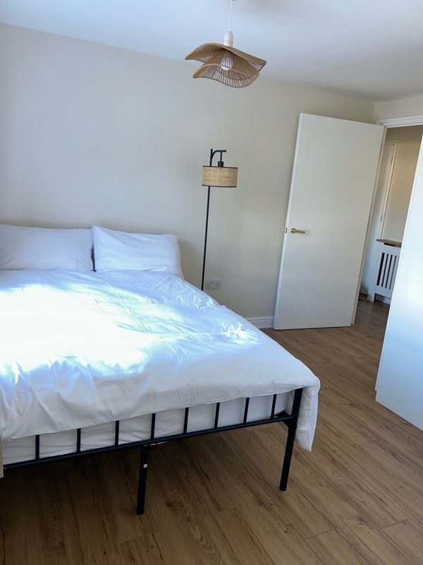 Room Pawson's Road in Greater London