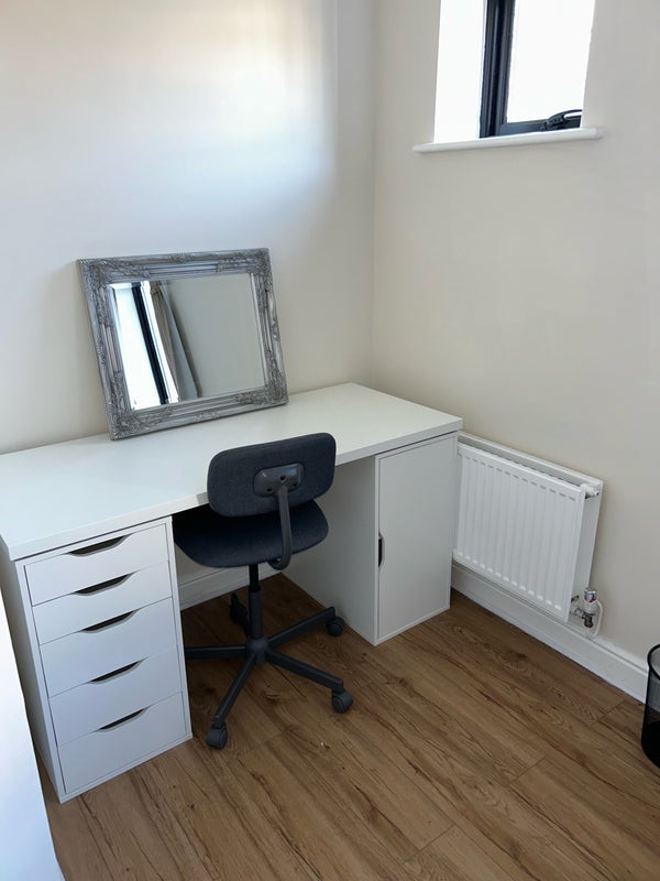 Room Pawson's Road in Greater London