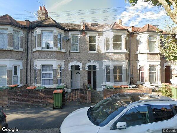 Flat Caledon Road in Greater London