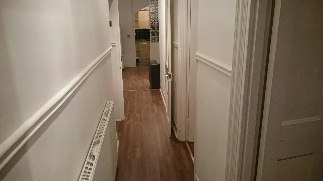 Flat Caledon Road in Greater London