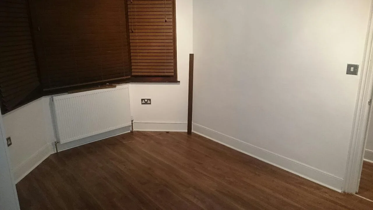 Flat Caledon Road in Greater London