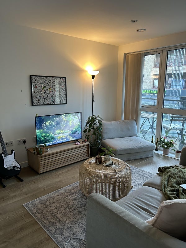Room Greenwich High Road in Greater London
