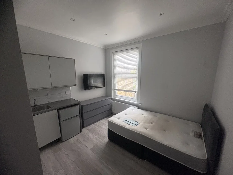 Flat Loampit Vale in Greater London