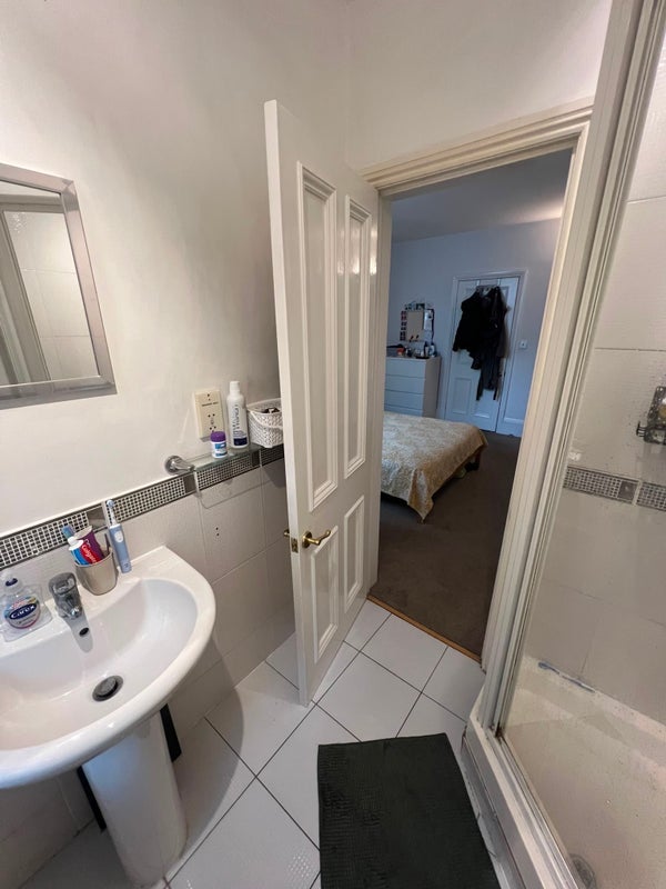 Room Canterbury Crescent in Greater London