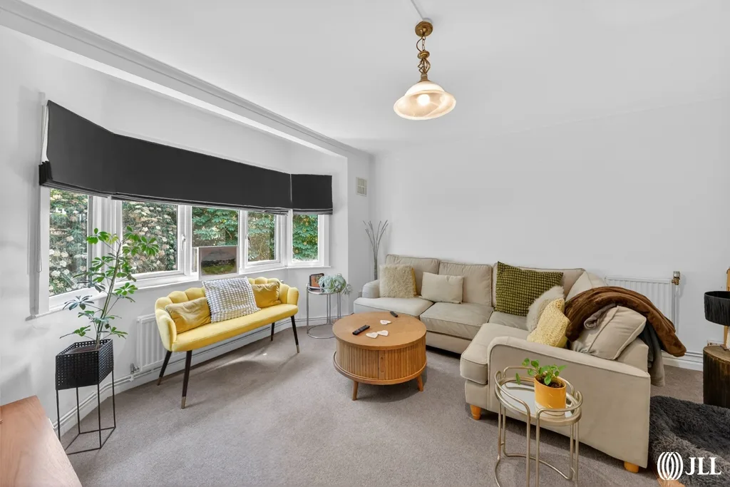 Flat Richmond Hill Court in Greater London